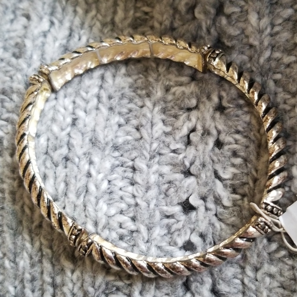 BARLOW 💙  BRACELET - Picture 4 of 7